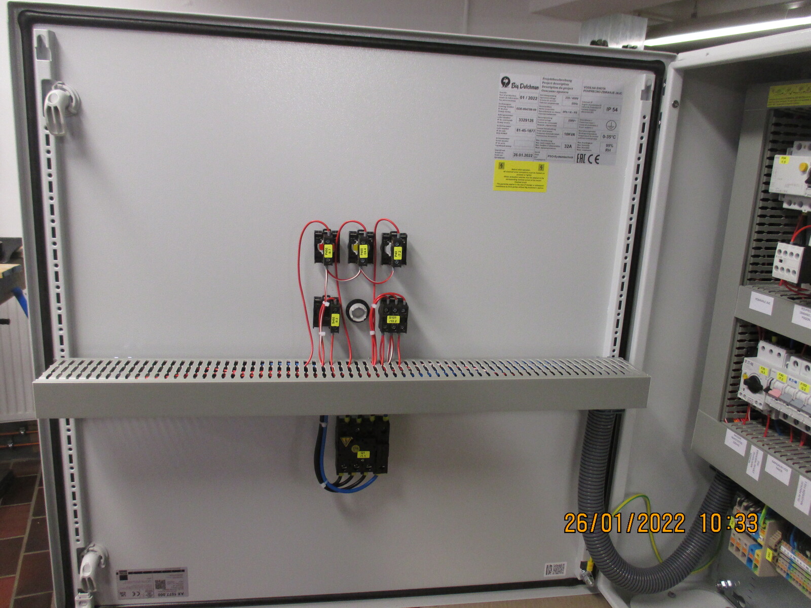 Control cabinet legg cross collection